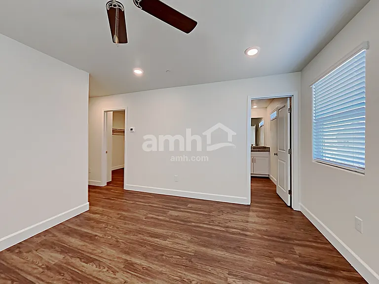 136 Charmante Tulip Ln — Photo 11