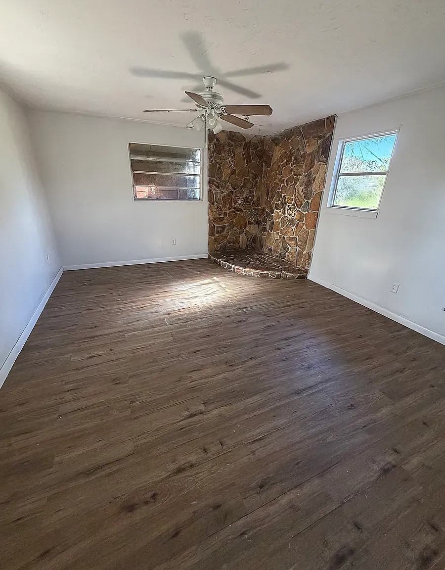 4 bed, 1350 sqft, $1,400 — Photo 3
