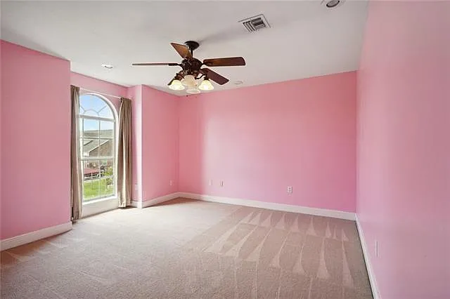 305 Charles Ct — Photo 13