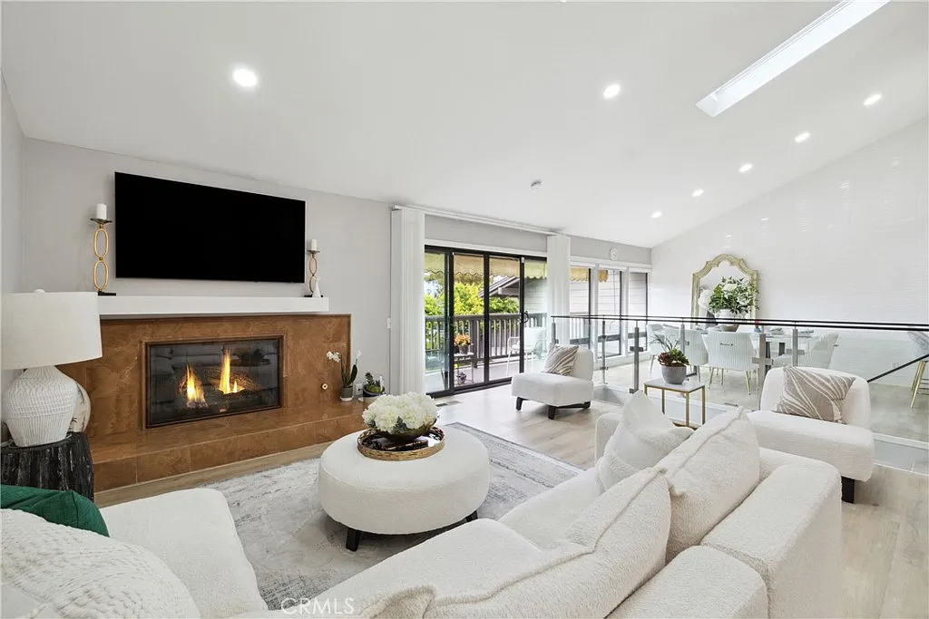 2 bed, 2.5 bath, 1531 sqft, $5,000 — Photo 1