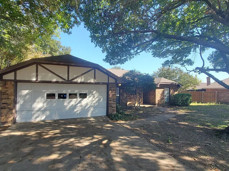 505 Pelican Ct — Photo 13