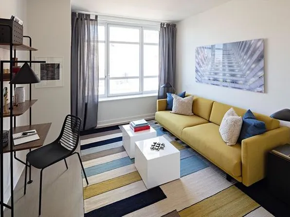 45 Hoyt Street image 1 of 8