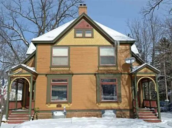 223 7th St, Baraboo, WI 53913