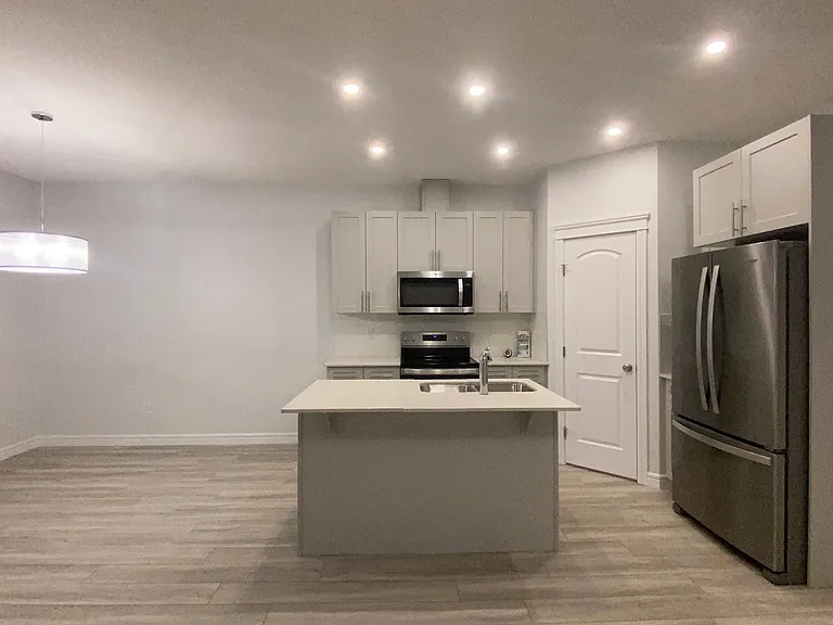 5712 Cautley Cres SW — Photo 27