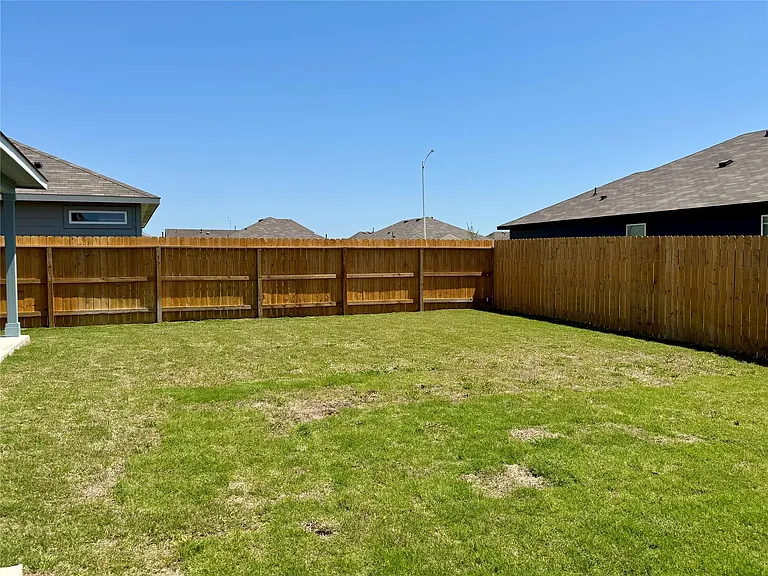1714 Windsor Blvd — Photo 37