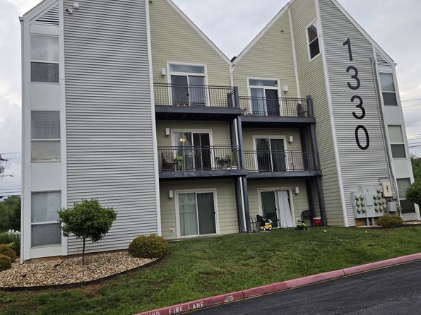 1330 Hunters Rd APT A