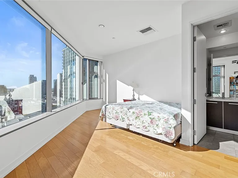 801 S Grand Ave #1611 — Photo 8