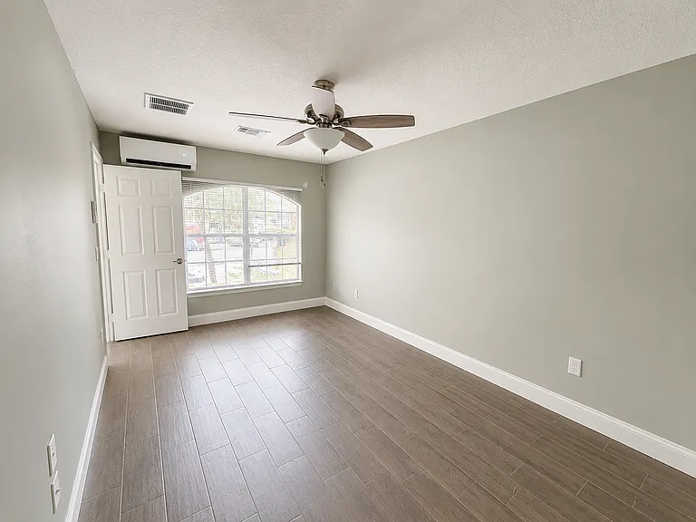 1334 Washington Palm Loop #B — Photo 6