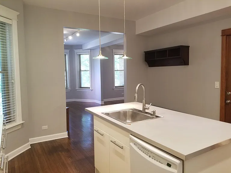 3827 N Wilton Ave #2 — Photo 2