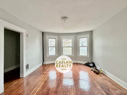 2 bed, 950 sqft, $1,650 — Photo 2
