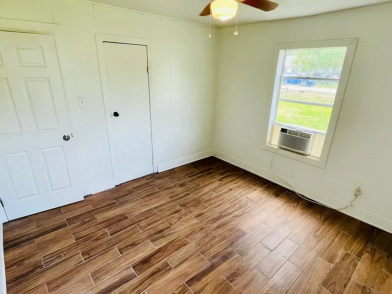 1745 Rivercrest St — Photo 6