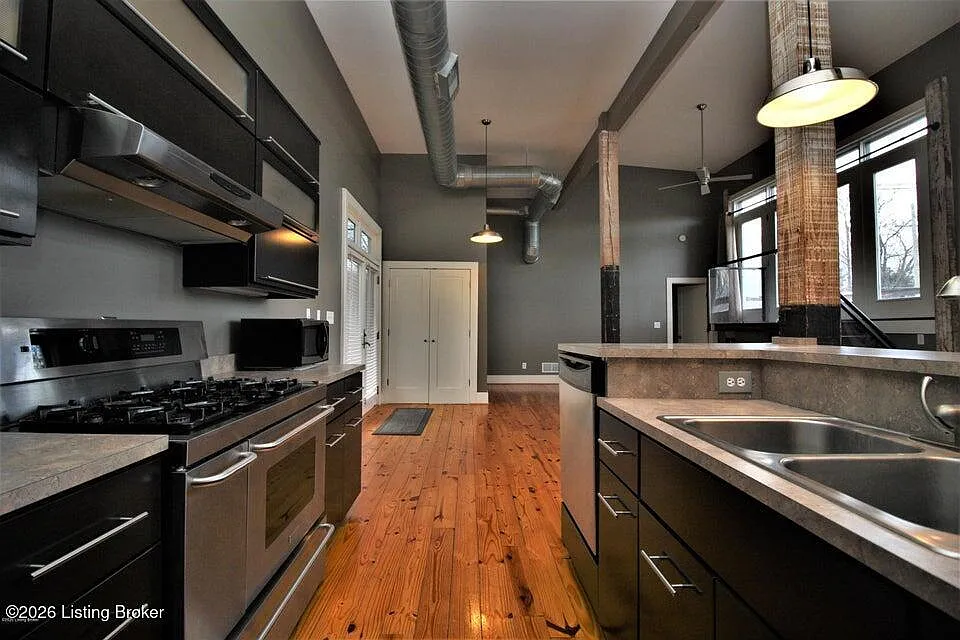 2 bed, 2.0 bath, 1450 sqft, $1,795 — Photo 4