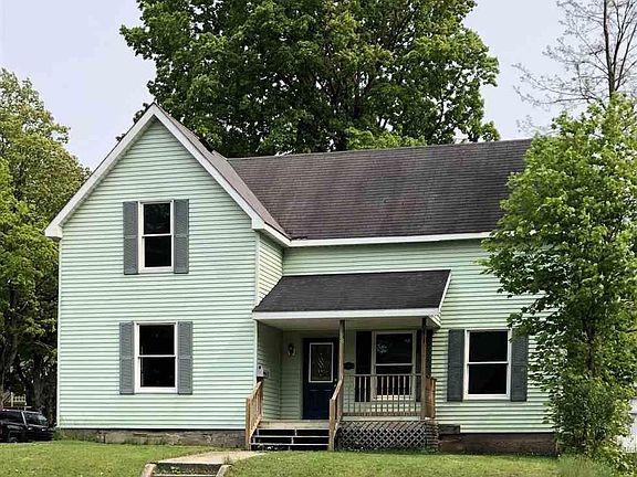 2nd image of 458 E Chapin St
