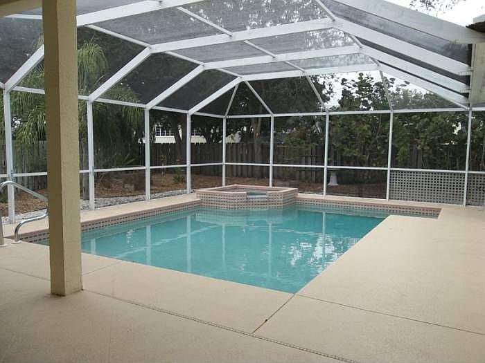 Private Pool & Spa!