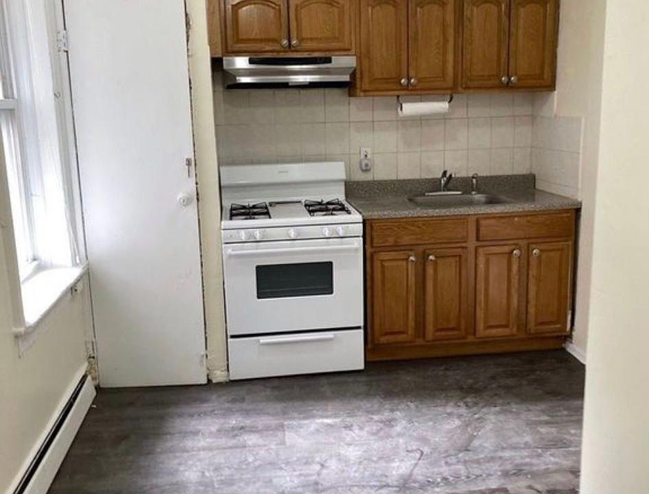 2nd image of 313 11th St APT C5