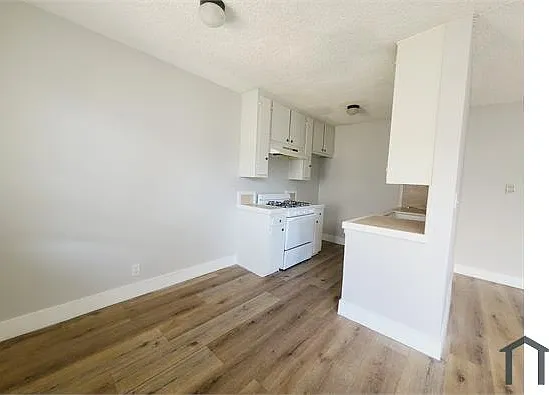 13425 Vanowen St #12A — Photo 2