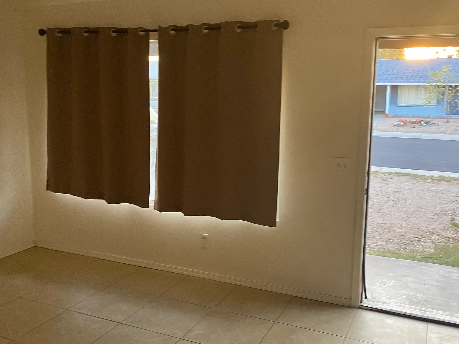 3 bed, 1344 sqft, $2,200 — Photo 4