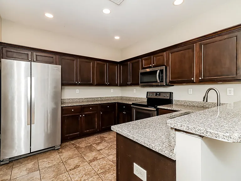 49 Celtic Ct — Photo 8