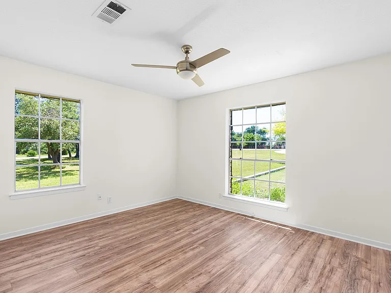 301 Retha Dr — Photo 17