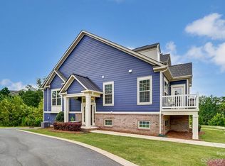 814 Ruckers Ct, Tega Cay, SC 29708