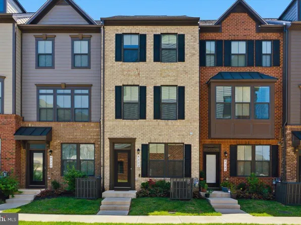 4322 Ellipse Ter, Chantilly, VA 20151