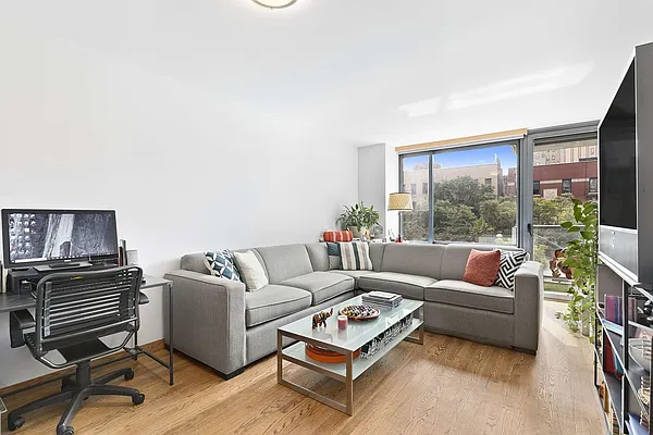 Rented by Compass | media 7