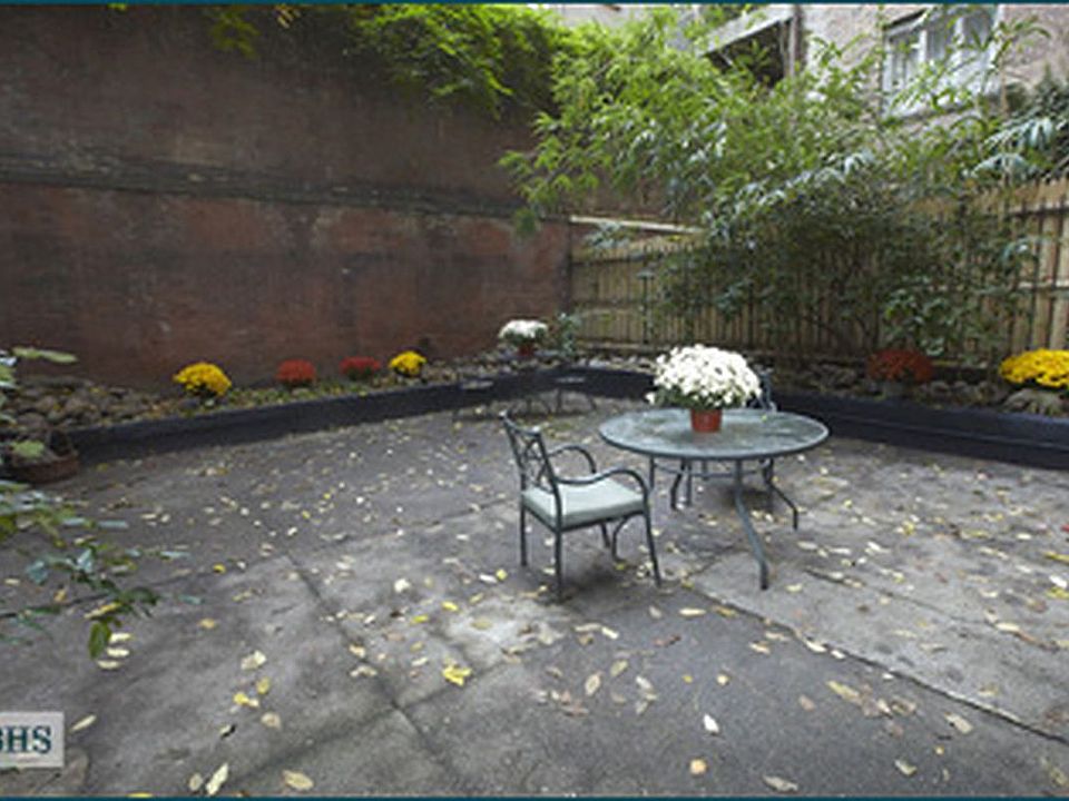 2nd image of 18 E 84th St Unit Garden