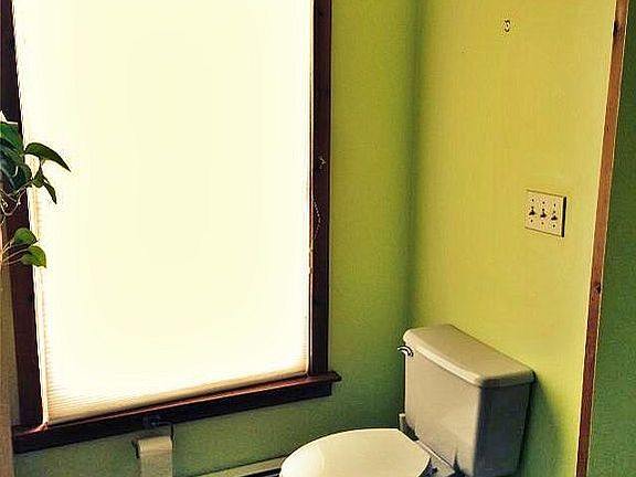 Guest 1st floor bathroom