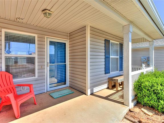 4th image of 509 English Elm Ln