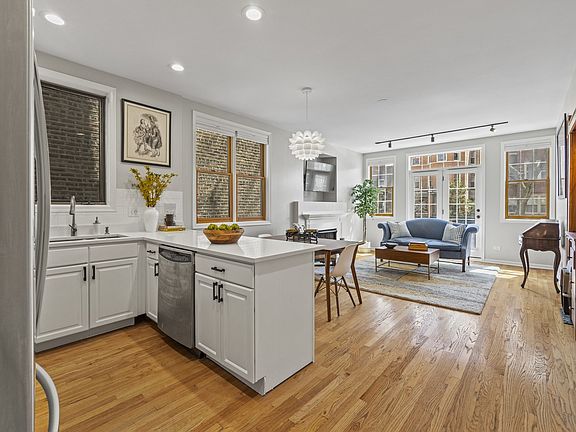 3rd image of 1418 W Hollywood Ave #1