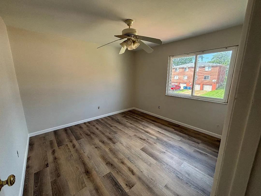 2 bed, 800 sqft, $1,250 — Photo 3