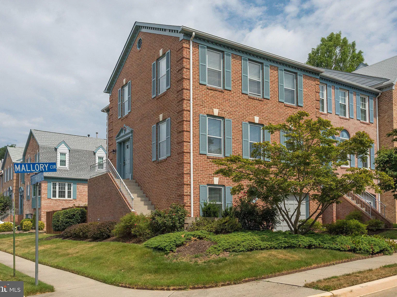 3 bed, 4.0 bath, 1864 sqft, $3,500 — Photo 1