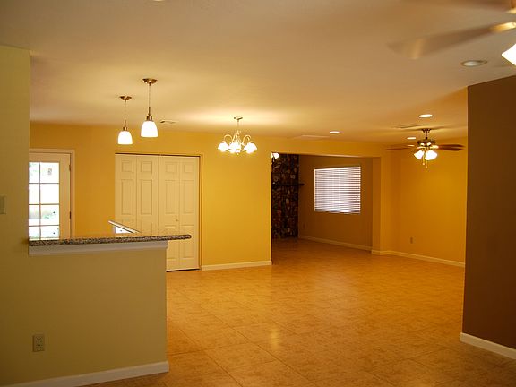 4th image of 2502 N 72nd Pl