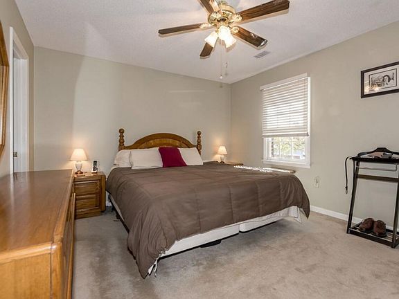 5th image of 400 Sunset Dr #A2