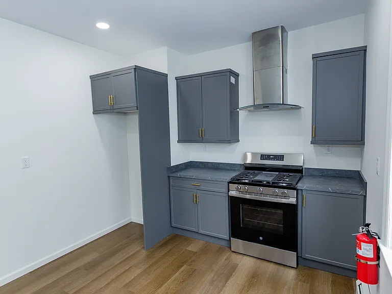 182 Ellery Ave #2 — Photo 12