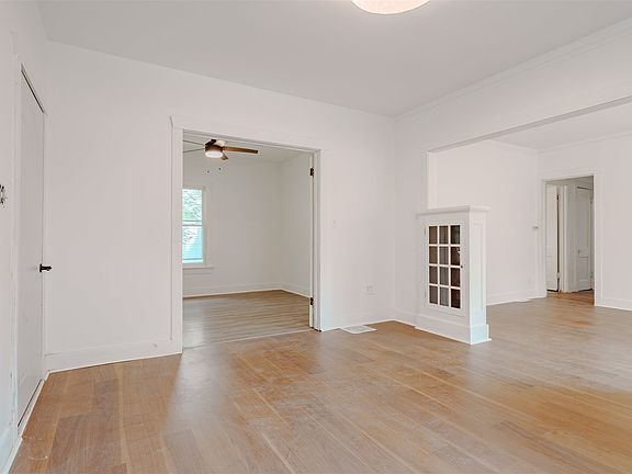 4th image of 804 N Walnut St