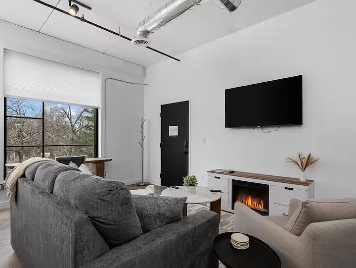 1 bed, 650 sqft, $1,900 — Photo 4