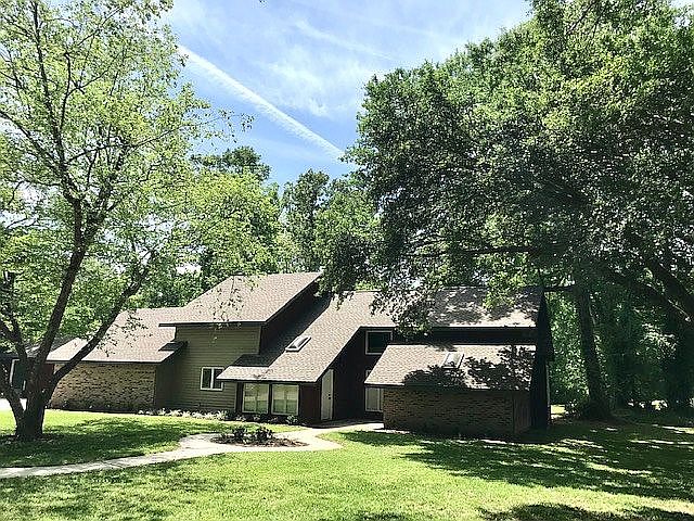 1st image of 3422 Walnut Dr