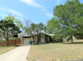 311 Cherrywood Ln, Live Oak, TX 78233