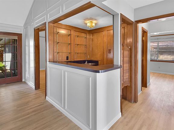 5th image of 3217 Lynbrook Dr