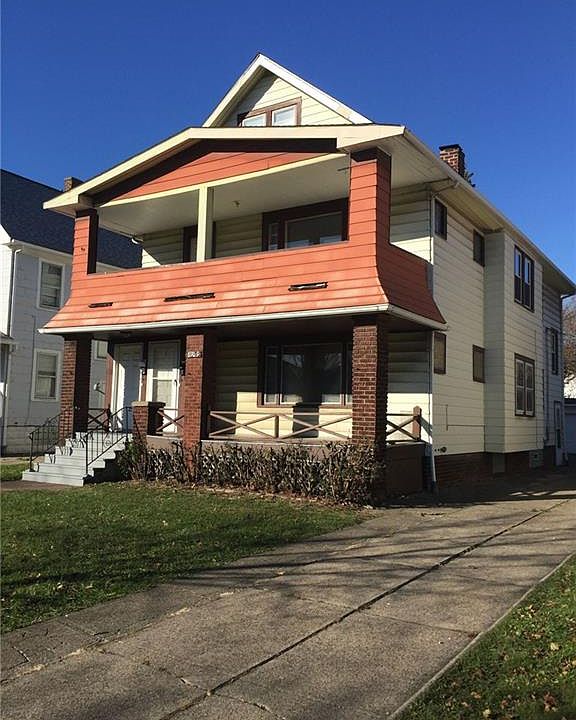 1st image of 8909 Rosewood Ave