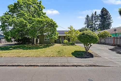 3080 Park Ave NE Photo 1