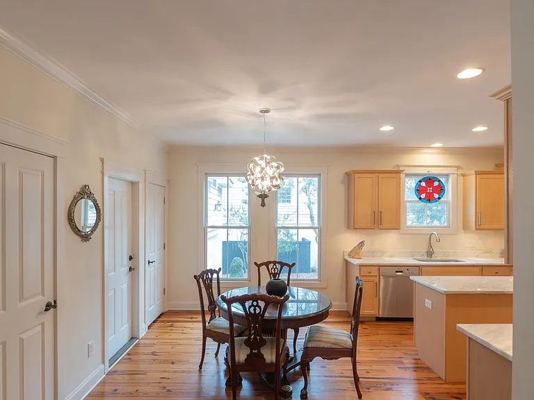 1454 Appling Dr — Photo 8