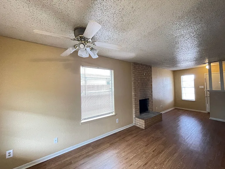 2208 Hunt Dr — Photo 5