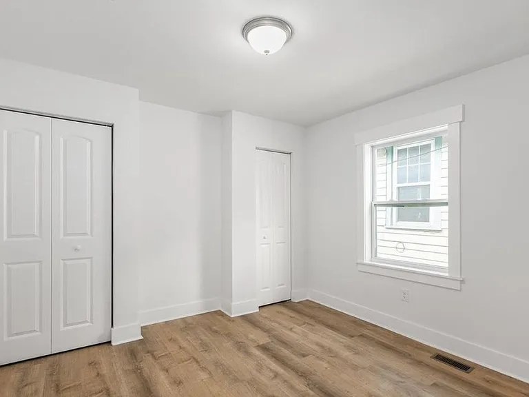 207 S 11th St — Photo 11