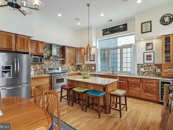 5th image of 1814 Ginnodo St Unit D