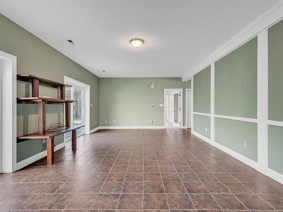 60 Birdfield Ln. Located in the Hagley Estates Community w/ No HOA