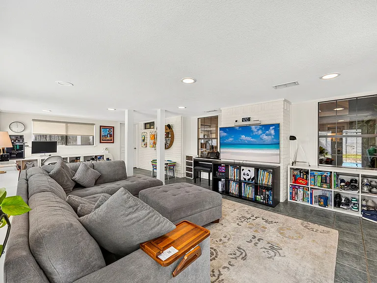 3040 Panhandle Dr — Photo 20
