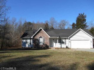 1122 Black Rd, Thomasville, NC 27360