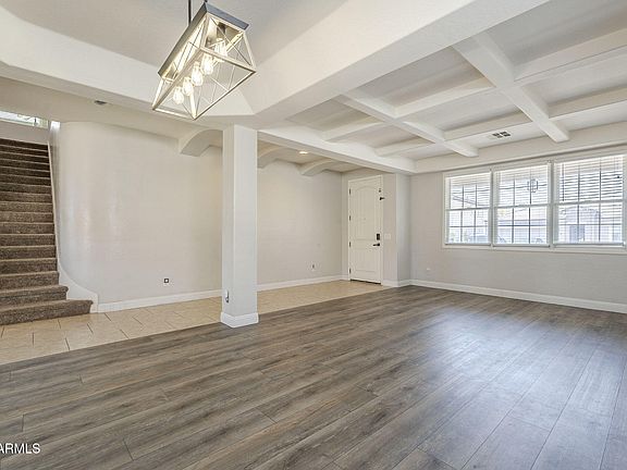 5th image of 29474 W COLUMBUS Avenue